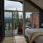 Pyramid Lake Lodge