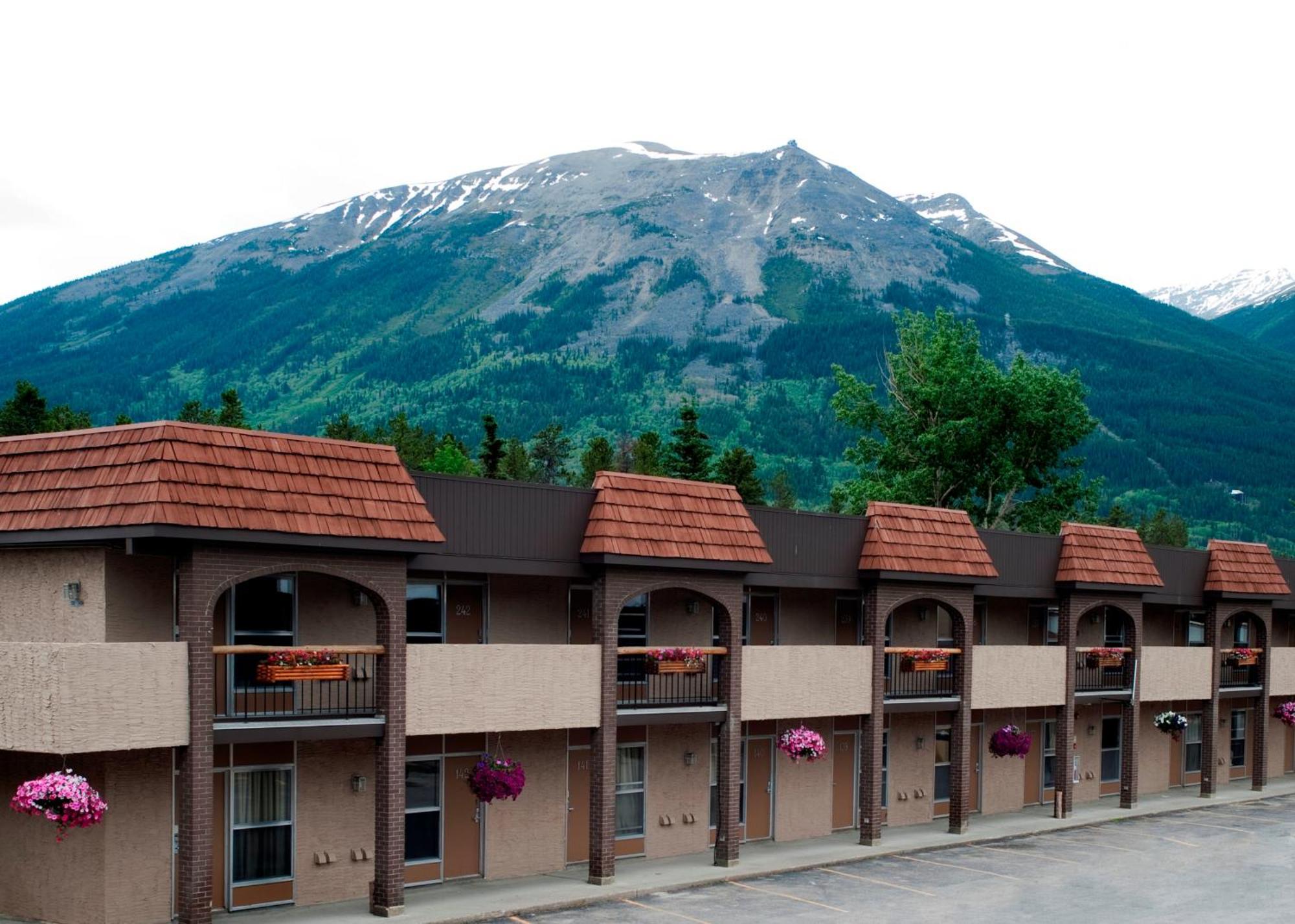 Lodge Maligne *