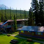 Sunwapta Falls Rocky Mountain Lodge