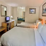 Sunwapta Falls Rocky Mountain Lodge