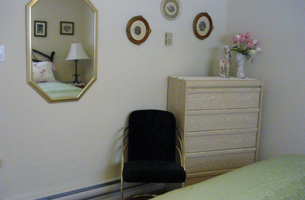 Dave & Honey's Guest house 2*