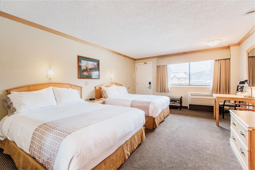 Mount Robson Hotel 2*