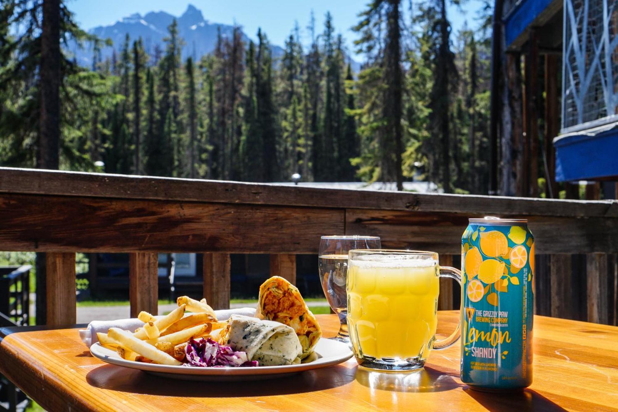 Sunwapta Falls Rocky Mountain Lodge