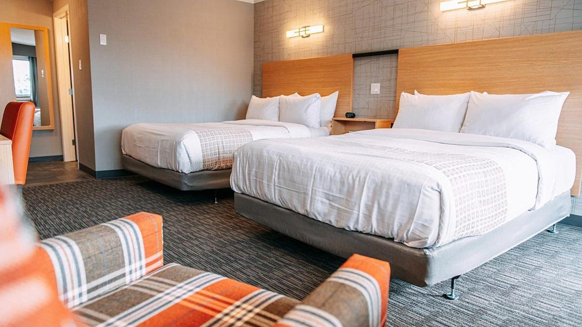 Mount Robson Hotel