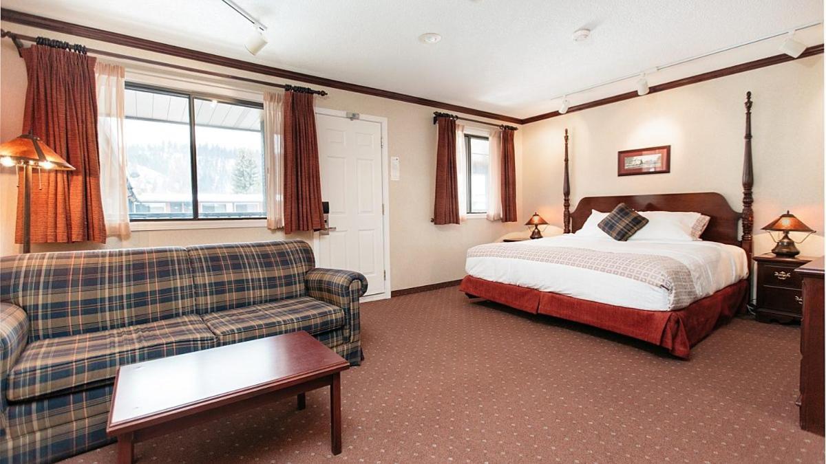 Hotel Mount Robson 2*
