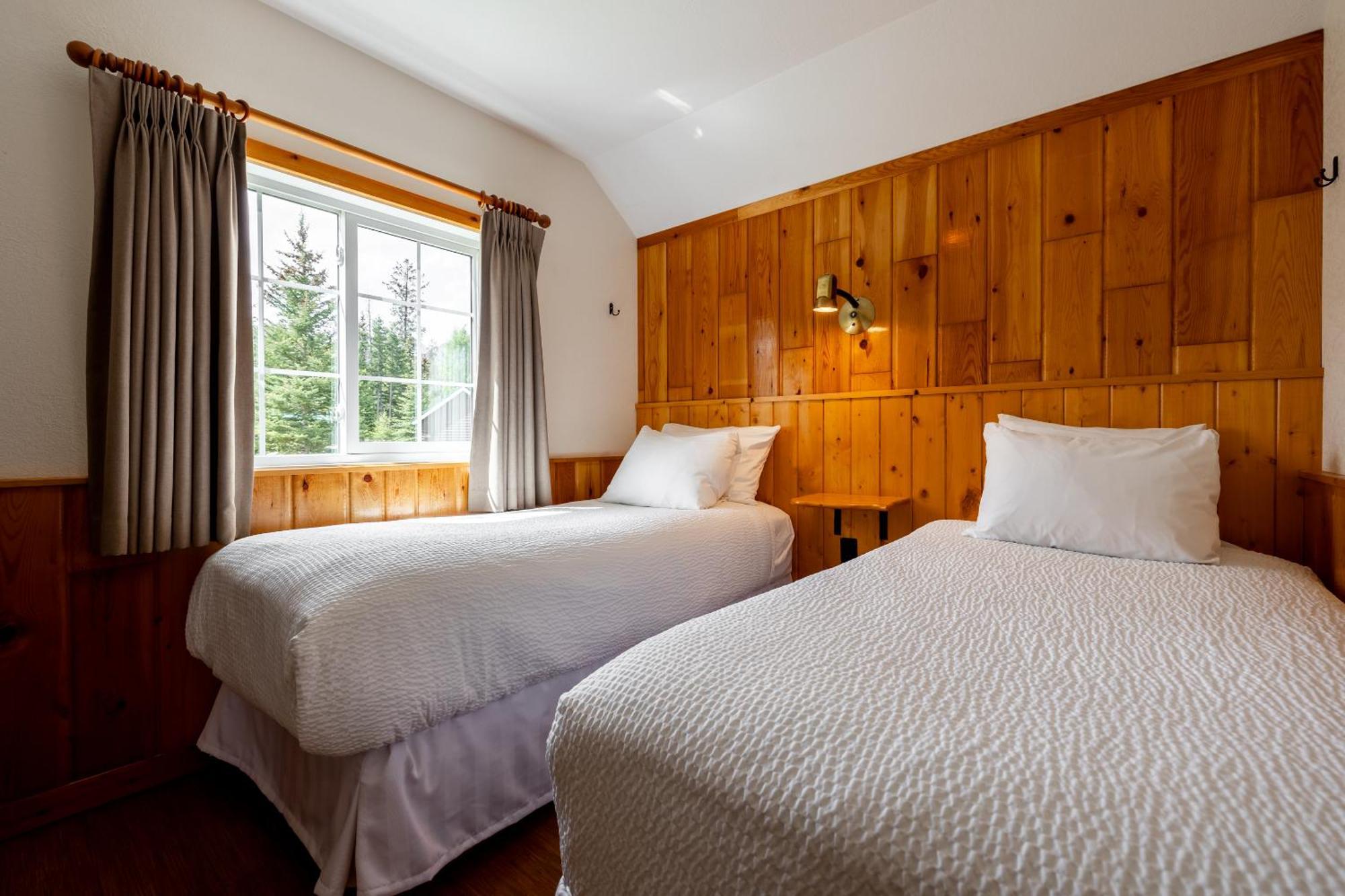 Lodge Pine