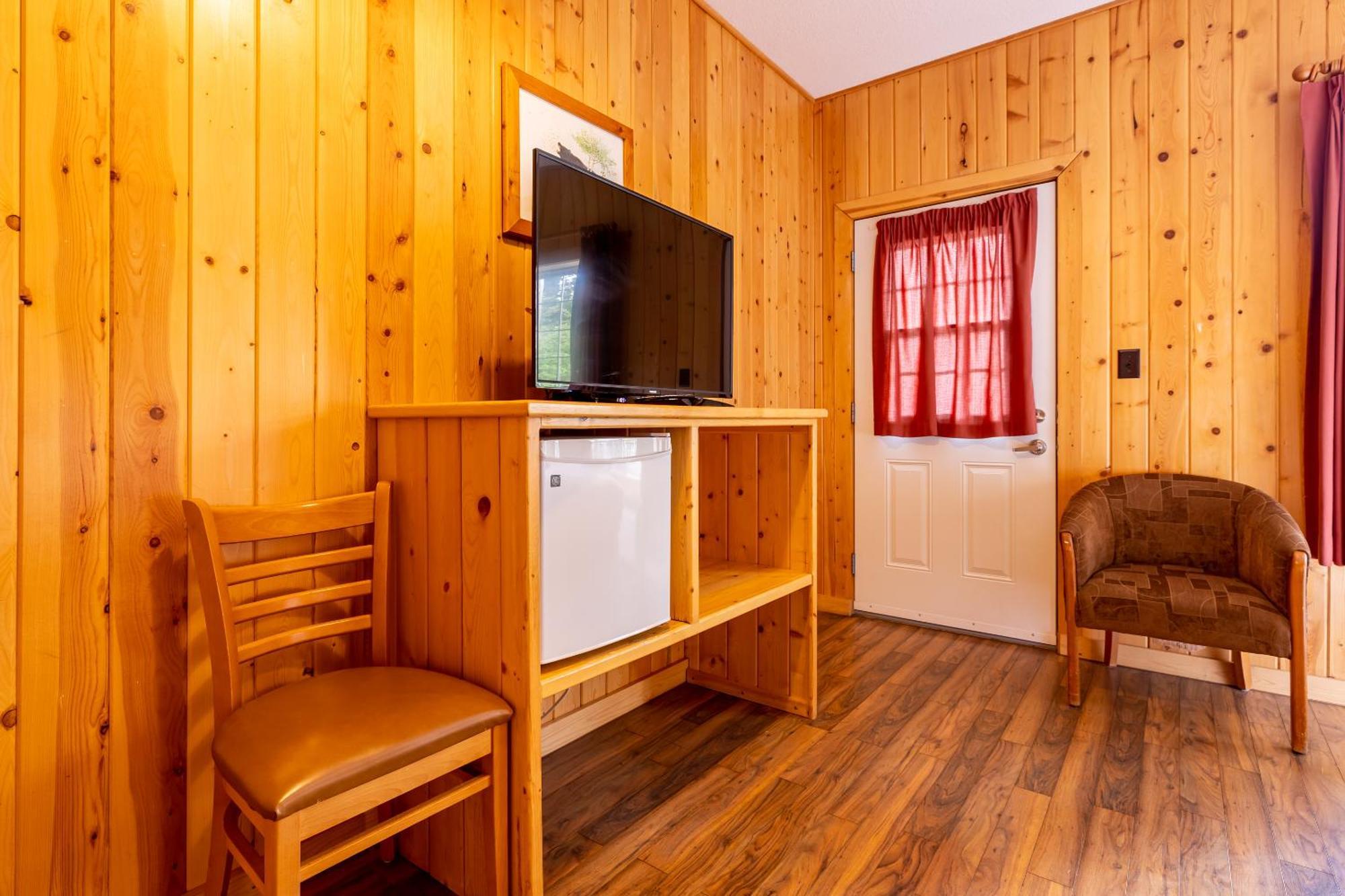 Lodge Pine *