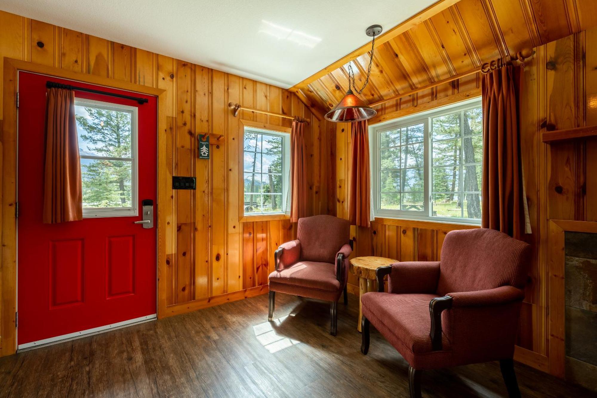 Lodge Pine