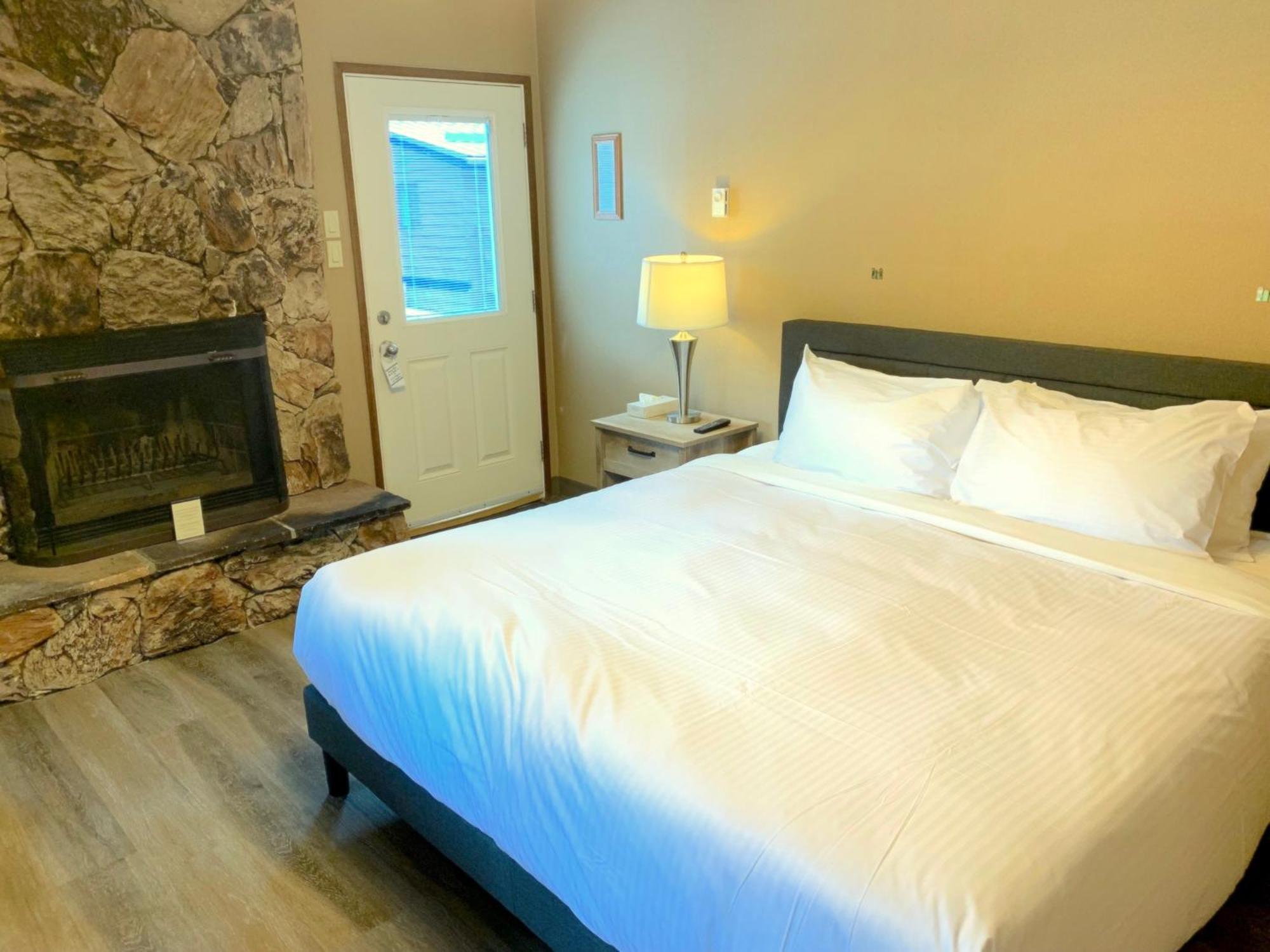 Lodge Sunwapta Falls Rocky Mountain Jasper
