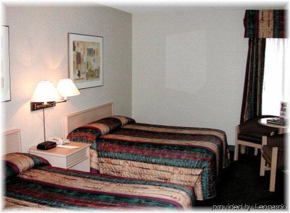 The Crimson Hotel