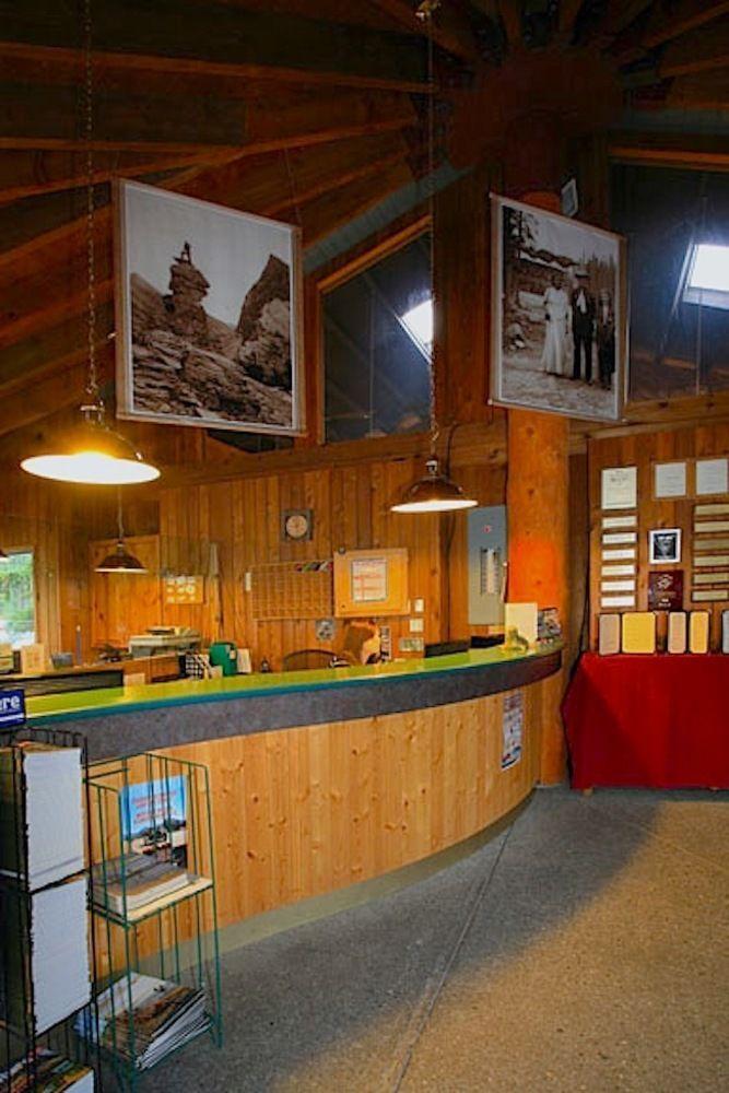 Sunwapta Falls Rocky Mountain Lodge *