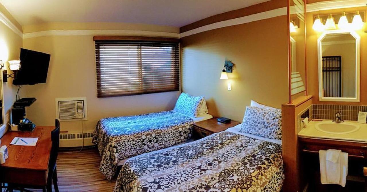 Astoria Hotel 2*