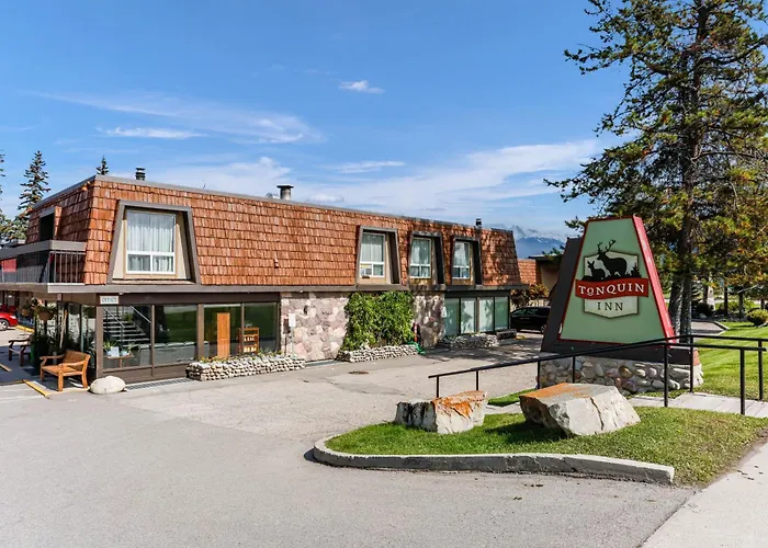Tonquin Inn