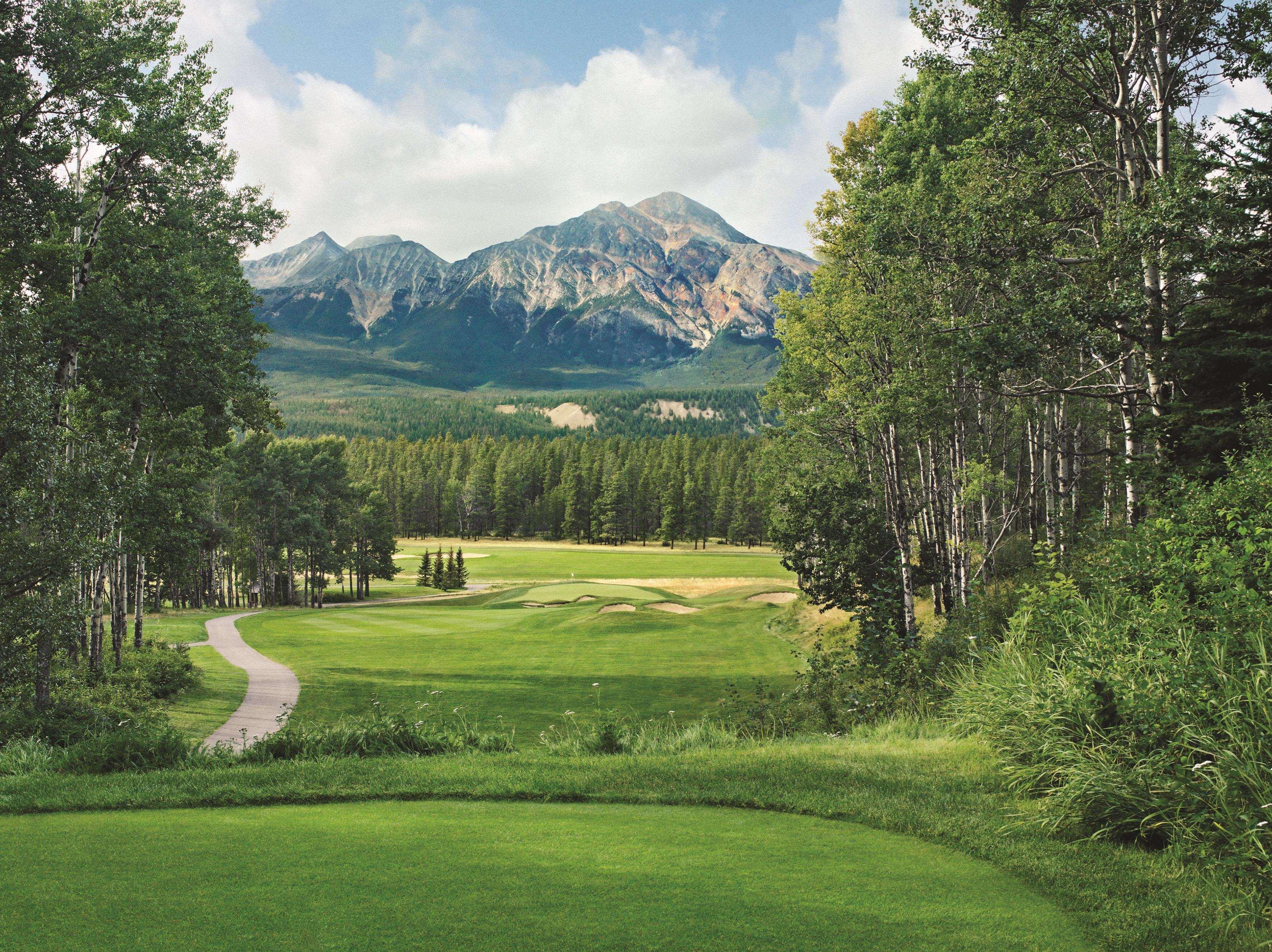 Fairmont Park 4*